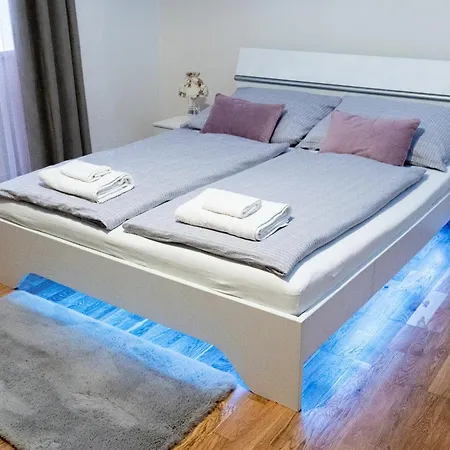 New! Romantic Apartment! In Centre! Florence! 布拉格